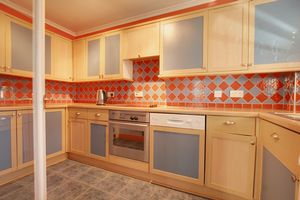 Kitchen- click for photo gallery